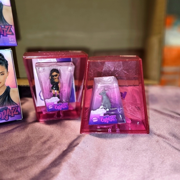 2 Bratz X Kylie Mini Figurines- NEW - Picture 4 of 8